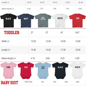 Puede incluir: Tabla de tallas y colores para ropa de ni&ntilde;os, beb&eacute;s y beb&eacute;s. La tabla muestra el ancho, la longitud y la longitud de la manga en pulgadas para diferentes tallas y colores. Los colores incluyen negro, azul marino, gris oscuro jaspeado, blanco, rojo, rosa, azul claro y negro.