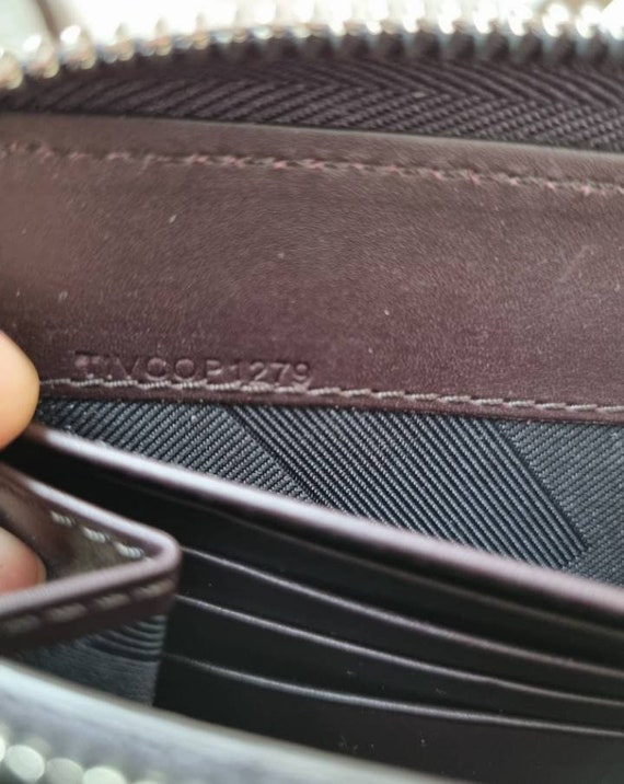Is this wallet original? : r/Burberry