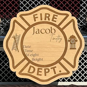 Archivo listo para láser, SVG, PDF, Glowforge Tested, Glowforge, Silhouette, Cricut, Grabado, Anuncio de nacimiento del nombre del bebé del Departamento de bomberos