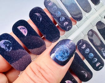 Unghie finte con fasi lunari