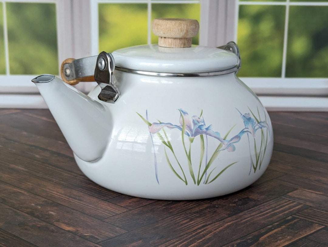 Lincoware Shadow Iris Teapot Gently Used Matches Corningware Etsy