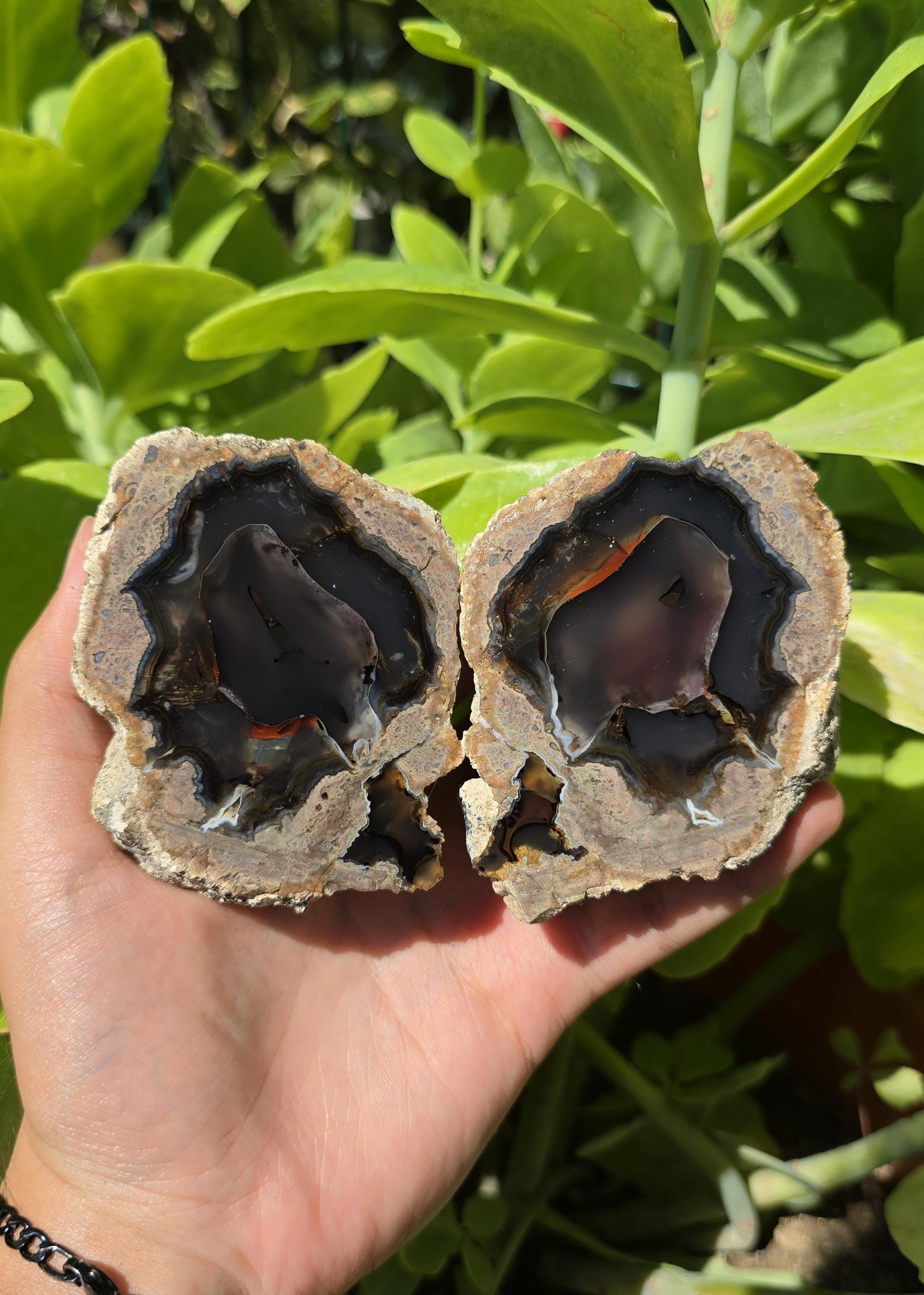 青とクリスタルの縞模様のサンダーエッグ瑪瑙、トルコ瑪瑙、形而上学的