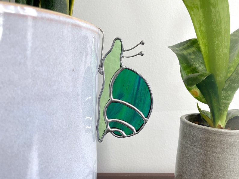 Stained Glass Snail Plant Pot Hugger, Garden Snail Stained Glass Plant Accessories Green