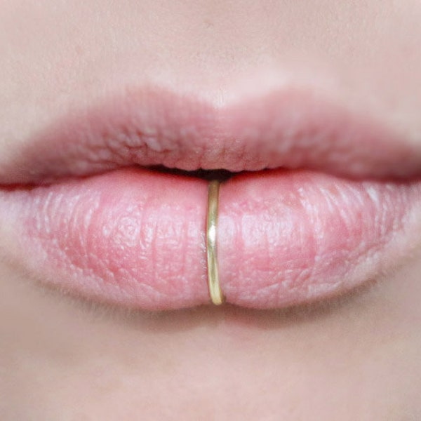 Comfortable Fake Lip Cuff, Extra Thick GOLD, 16 gauge, lip cuff, fake lip ring, fake piercing Labret, hypo allergenic, nickel fre