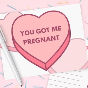 Carte postale d'annonce de grossesse - Cadeaux drôles de Saint Valentin pour lui - Cadeau de papa de bébé - Téléchargement numérique - Je suis enceinte - Coeurs de sucrerie