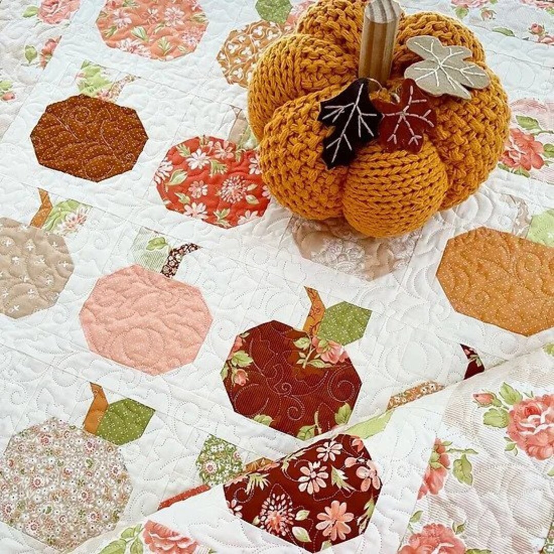 Pumpkin Pattern Print Quilt