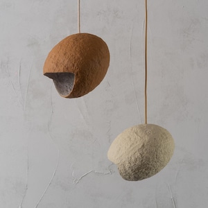 Nido organic pendant from paper pulp hand-painted with natural pigments