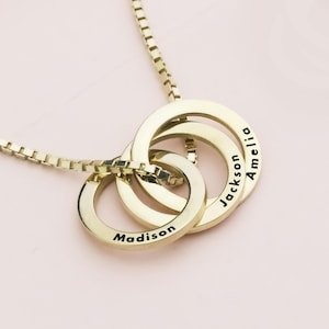 Custom Family Name Necklace, Interlocking Circle Necklace for with Family Names,  Stacking Circle Name Necklace, Gifts for Mom - Grandma