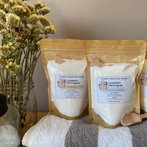 laundry detergent 1lb. // eco friendly // concentrated detergent // plant based ingredients // brightening & deodorizing // laundry booster