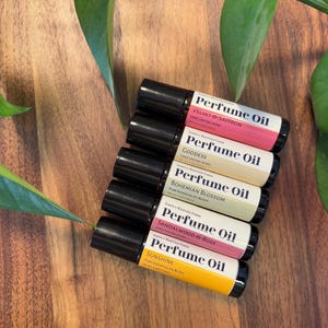 Perfume Oil // Roll on Perfume // Pure Essential Oil // Long Lasting Scent // Fragrance Oil // With Vitamin E Oil // Gift for Her