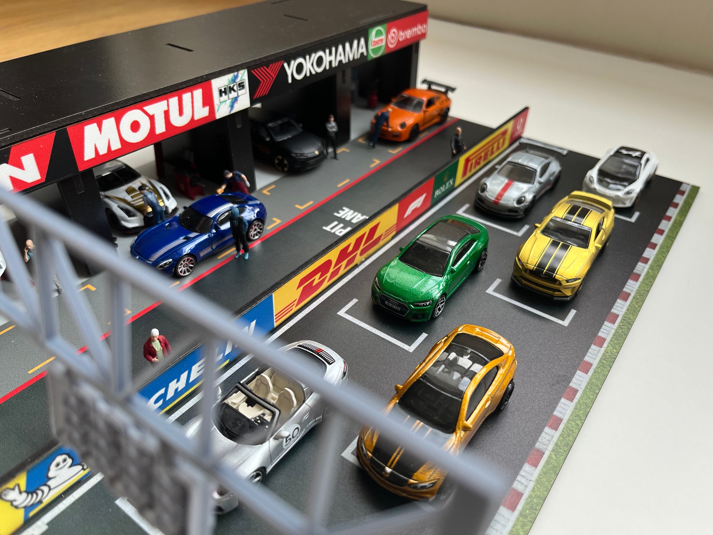 Racing Pit Lane Race Grid Car Garage Parking Diorama for Hotwheels ...