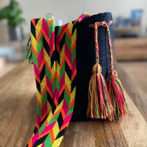 Bolso Mochila Wayuu Colombiano - Black Tropical Beauty