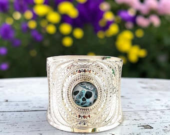 Wide Curved Cuff Bracelet with 18mm Fluid Art Snap & Embossed Detail Design, Interchangeable Handcrafted Snap Button, Personalize, customize