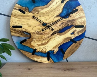 Clock made of olive wood and epoxy resin, home decor, loft style, wooden wall clock, gift, handmade