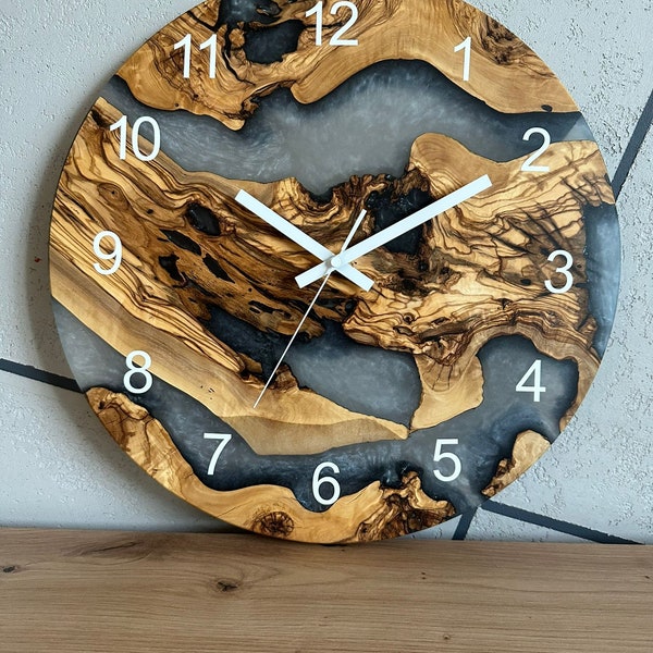 Horloge en bois d'olivier et résine époxy, décoration intérieure, style loft, horloge murale en bois, cadeau, fait main