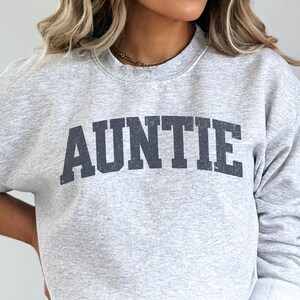 New Auntie Sweatshirt | Auntie Sweatshirt, Auntie Shirt, Pregnancy Reveal, Becoming an Auntie, Aunty Sweatshirt, Auntie Crewneck, Auntie Tee