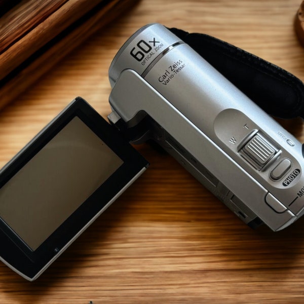 Sony DCR-SX40 Silver Handycam - Caméscope numérique compact pour des films personnels mémorables - Cadeau parfait pour les amateurs de technologie, numérique An 2000