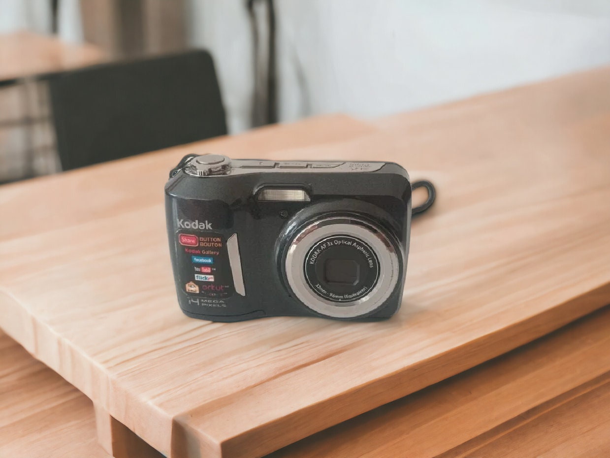 Kodak Easyshare C183 Digital Camera 14MP, 3x Optical Zoom, Easy to Use
