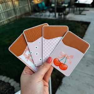 Adorables carteras para teléfono: accesorios elegantes y funcionales para cualquier ocasión