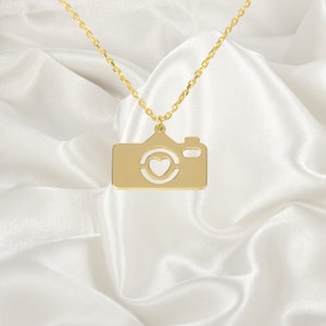 Collana con macchina fotografica, collana per fotografo, gioielli per fotografo, regalo per fotografo, regalo per giornalista, ciondolo con macchina fotografica, regali con macchina fotografica per lei