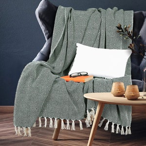 Beautiful Diamond Shaped Large Cotton Throw Throws Patterned Warm Cozy Sofa Green Throw Cover Soft Blanket Bed Soft Tassle Throw