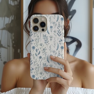 Élégante coque de portable fleurs sauvages, coque de portable esthétique bleue et blanche, coque de portable à fleurs, coque de portable fleurs, coque de portable Cottagecore - TSM023