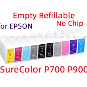 Op de afbeelding: Een set van tien lege navulbare inktcartridges voor Epson SureColor P700 en P900 printers. De cartridges zijn transparant met gekleurde labels voor geel, magenta, lichtcyaan, grijs, matzwart, fotozwart, lichtgrijs, violet magenta, violet en cyaan.