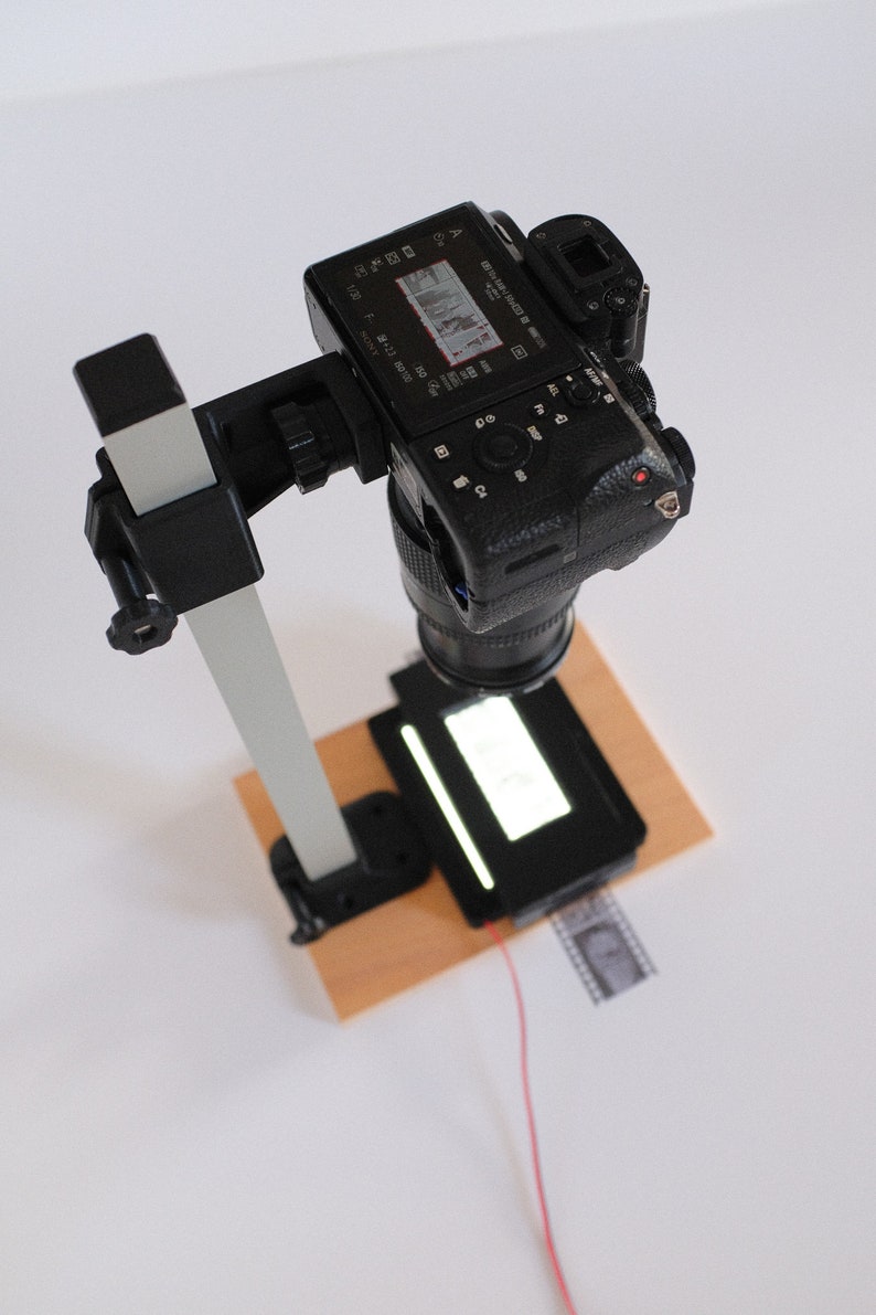 Komplettes 35mm DSLR Scanning Kit: Kamera Stativ, 35mm Träger und LED Light Panel 97 CRI Bild 3
