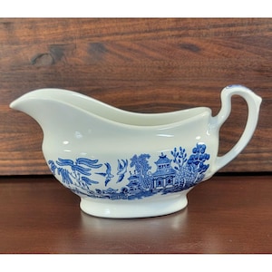Vintage Churchill Blue Willow Gravy Boat