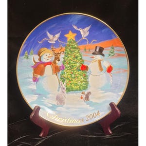 Vintage Avon Porcelain Collector&#39;s Plate &quot;Trimming the Tree with Friends&quot;
