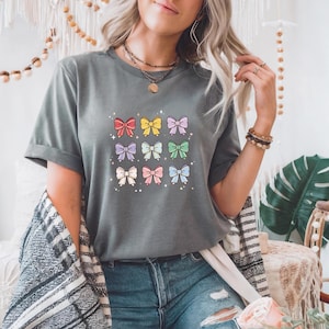 Coquette Aesthetic Bow Shirt – Pastel Ribbon Tee for Girls – Cute Preppy Y2K Softcore Gift Top AA105