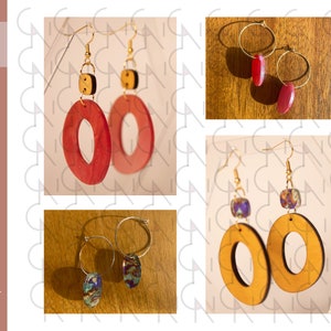 Peut inclure: Trois paires de boucles d'oreilles avec des designs différents. La première paire est rouge avec une perle carrée et une grande forme ovale. La deuxième paire est jaune avec une perle carrée et une grande forme ovale. La troisième paire est argentée avec une perle ronde et une grande forme ovale.
