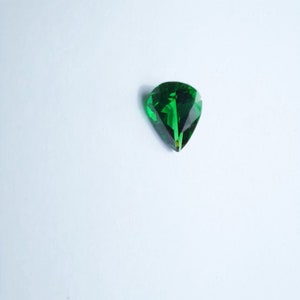 NATURAL TSAVORITE FLAWLESS Quality Pear ! 1.15 carat  Top Colour Gemstone