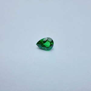 NATURAL TSAVORITE FLAWLESS Quality Pear ! 1.35 carat  Top Colour Gemstone
