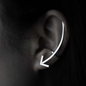 Arrow Minimalist Silver Earcuff | No Piercing Cuff | Sterling Silver Jewellery | Climber Statement Earcuff | Unisex Earring
