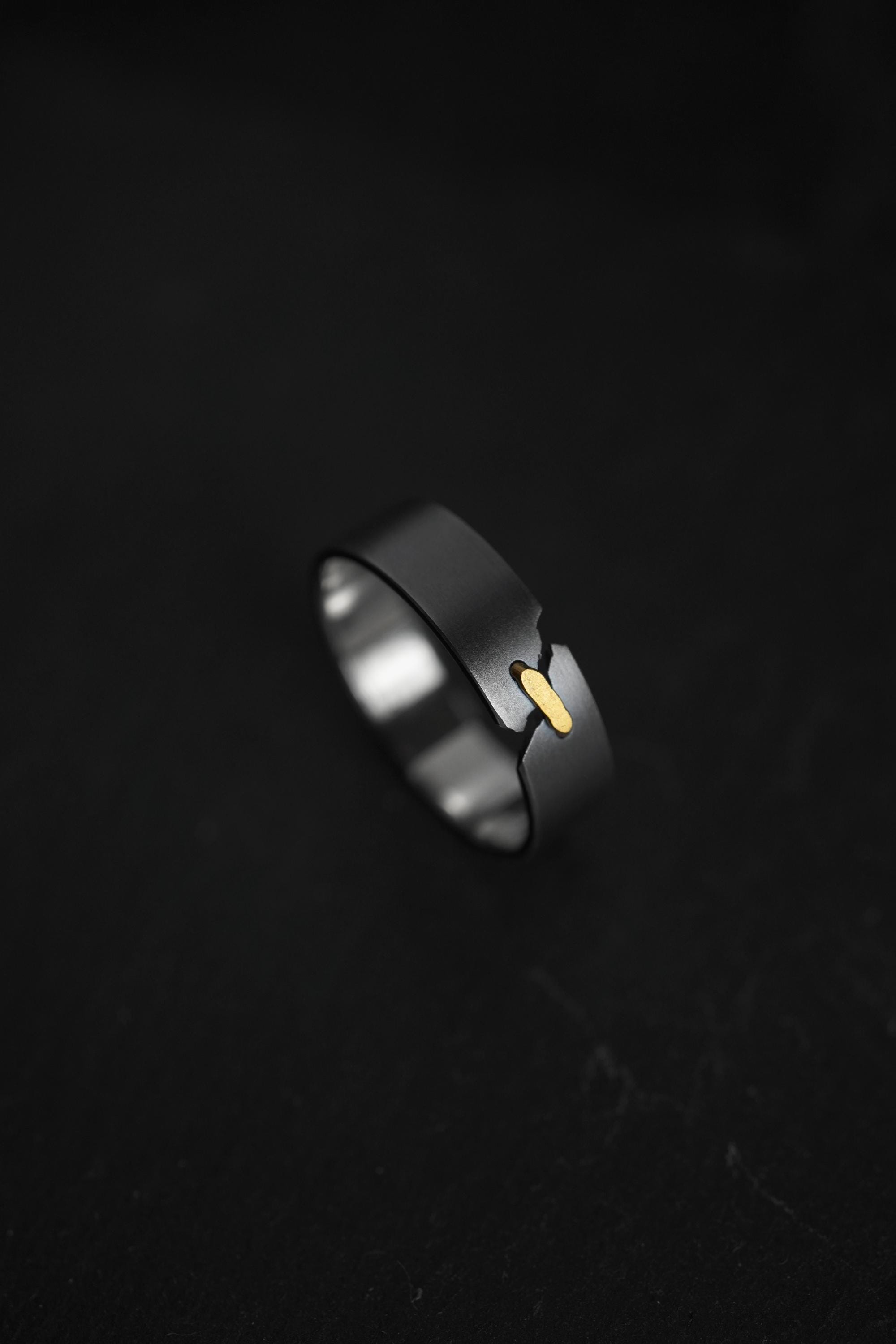 JuCi Ring Uno Dark | Wedding Band |Simple Everyday Ring |Band Ring | Men & Woman |Unisex Ring |Wabisabi Jewellery | Anniversary Ring