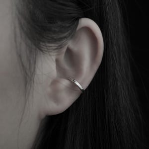 Simple Minimalist Silver Earcuff | No Piercing Cuff | Sterling Silver Jewellery | Statement Earcuff | Unisex Earring
