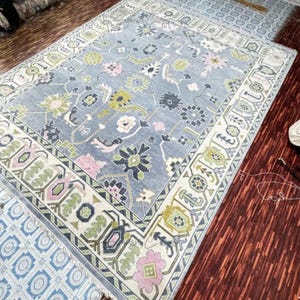 Hand Knotted Oushak Rug: Modern Turkish Wool Area Rug