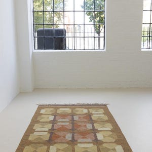 Handwoven Wool Jute Kilim Rug: Traditional Indian Dhurrie