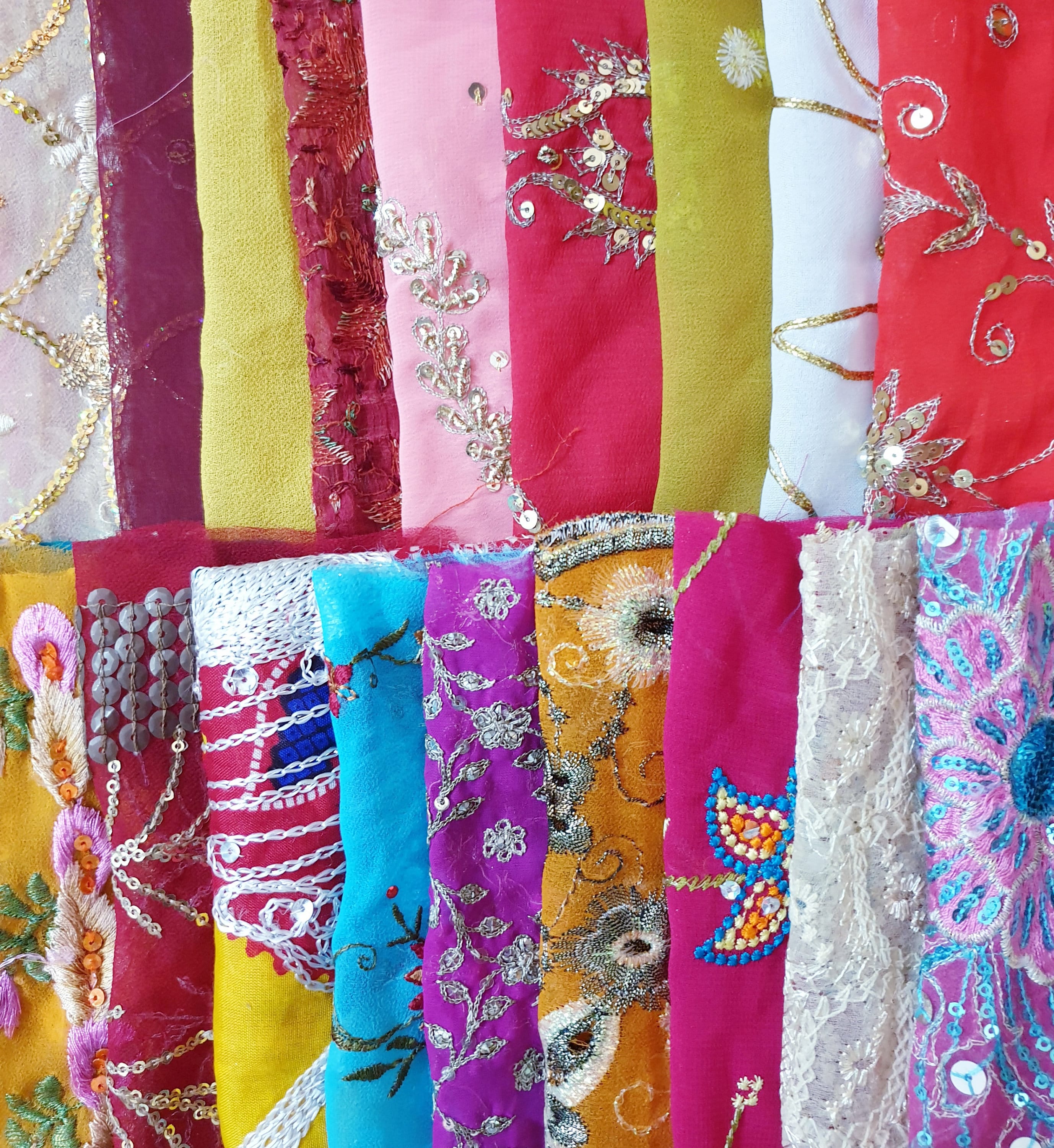 Reste De Sari En Soie Pure 100% Vintage – Brodé Main – Couleur Rouille – Tissu Inde