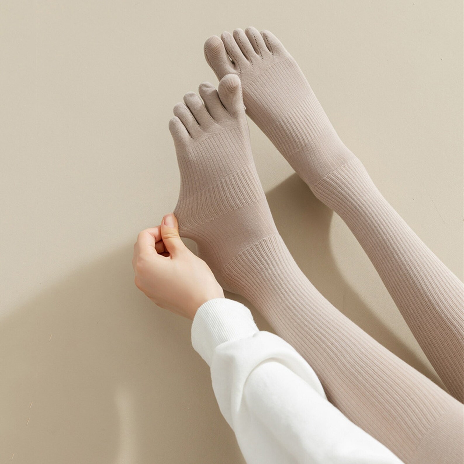 Solid Color Tabi Socks Women
