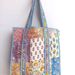 Handgenähte Baumwolltaschen, verschiedene Patch-Taschen, Quilting-Taschen, Einkaufstaschen, Frauen-feministische Taschen, Reisetaschen, Handtaschen, Schultertaschen