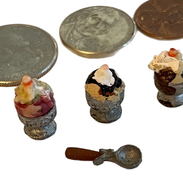 Vintage dollhouse/old fashioned ice cream sundaes/miniature dessert/ice cream scooper/miniature food/gifts for chefs/cooks/rare find