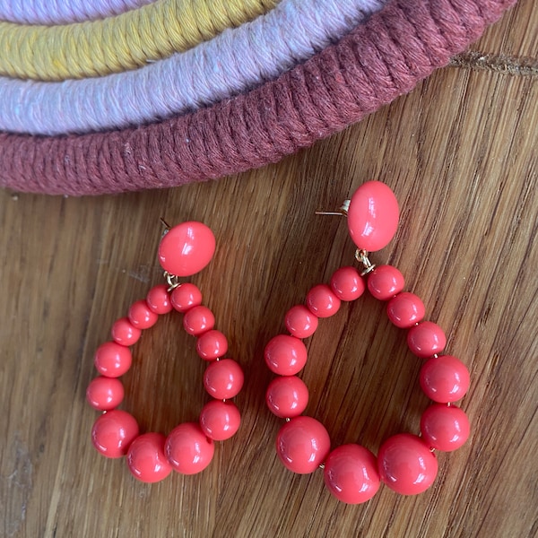 Boucles d'oreilles créoles Style Sézane en perles résines orangé corail faites mains Vintage