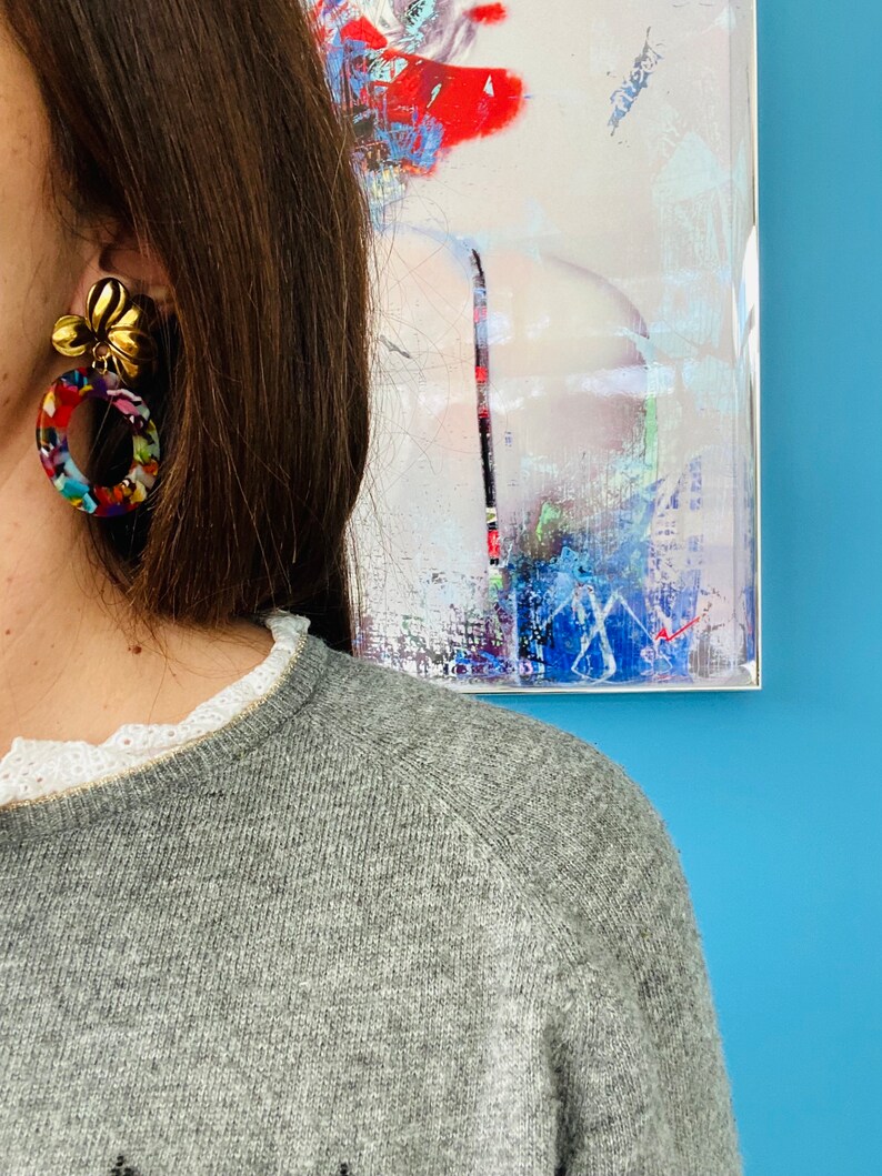 Sézane-inspired dangling earrings with flower clasp and vintage-style multicolored tortoiseshell pendant image 6