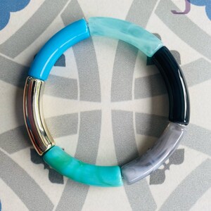 Bracelets Tubes multicolores en Acrylique faits mains Tendances image 8