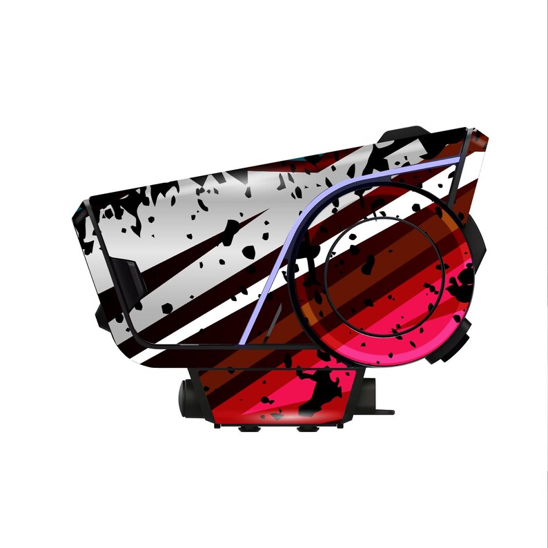 Pu&ograve; includere: Un dispositivo futuristico con una combinazione di colori bianco, nero e rosso. Il dispositivo ha un design complesso con un elemento circolare e una serie di superfici angolari. Il design include un motivo a spruzzi e un motivo a strisce.