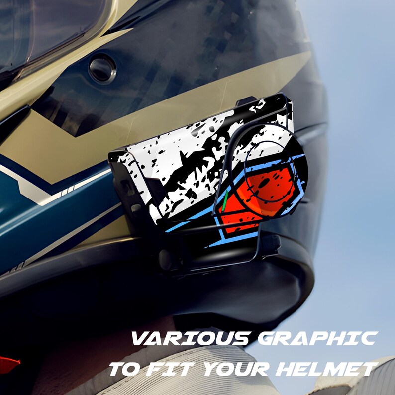 Pu&ograve; includere: Casco da moto con un design grafico. La grafica &egrave; bianca con schizzi neri e un design rosso, blu e arancione. Il testo "VARIOUS GRAPHIC TO FIT YOUR HELMET" &egrave; in basso.