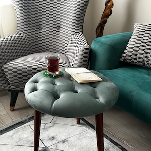Samt-Polsterungs-Vanity-Hocker, funktionaler gepolsterter osmanischer Fußhocker & Poufs - anpassbarer Vanity Hocker