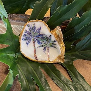 Palm Tree Oyster Shell Ring Dish, Jewelry Holder, Trinket Bowl Beach Decor, Beach Wedding, Bridesmaid Hostess gifts, custom gifts, Decoupage